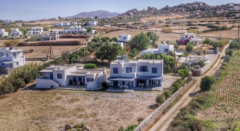 Rental apartment with terrace & garden in Naxos
