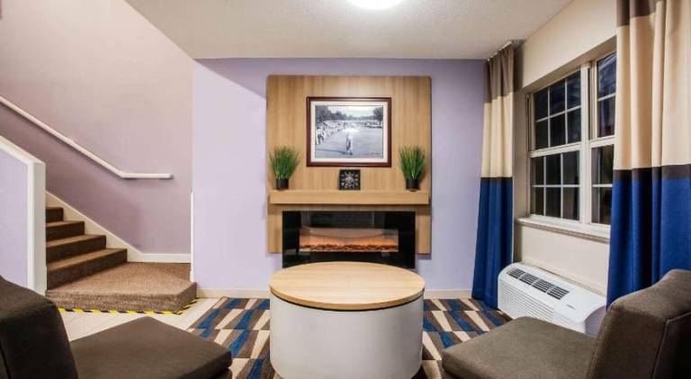 Microtel Inn & Suites by Wyndham Southern Pines / Pinehurst — photo 2