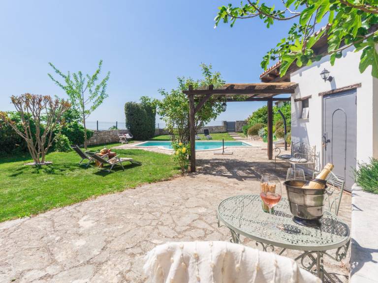 House with BBQ, patio & garden | Nature view — photo 5