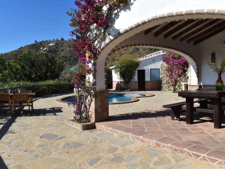 House with private pool, terrace & grill | Pets are welcome — photo 3