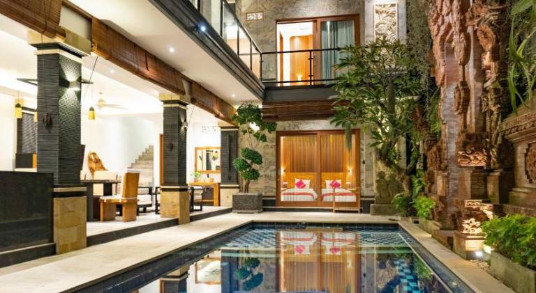 Winy Estate - Luxury Villa with Rooftop Jacuzzi — photo 2