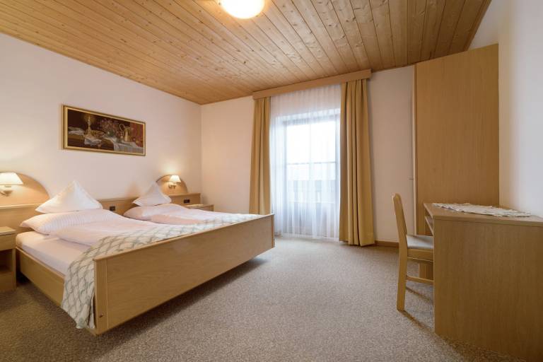 Holiday Apartment "Dolomitenblick" with Mountain View, Balcony & Wi-Fi — photo 4