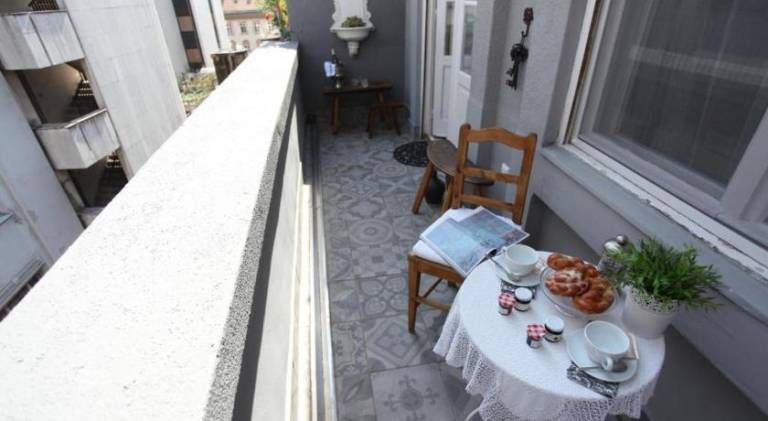 Exclusive Antique apartment next to the fashion street — photo 4