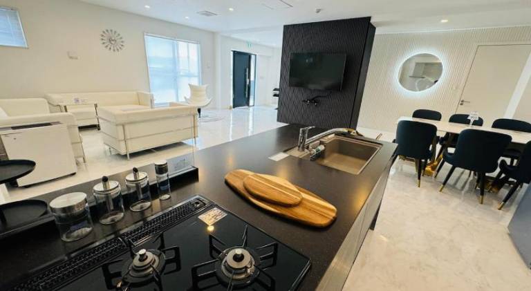 Luxury Hills 1500ｍ2超絶景パティオ サウナ BBQ 駐車場4台 プール ペット 空港そば — photo 3