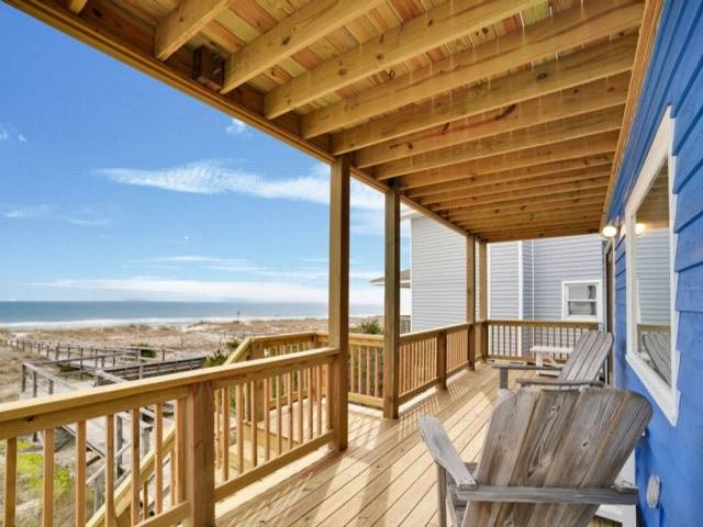 Sea Haven - OCEANFRONT! Amazing master suite with a private oceanfront deck! Recently renovated and perfect for the entire family — photo 3