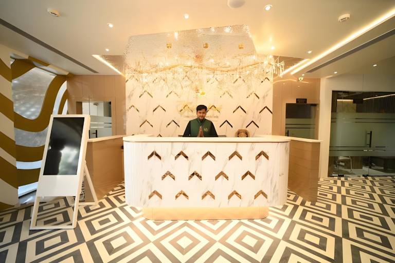 Hotel Gold In Leaf