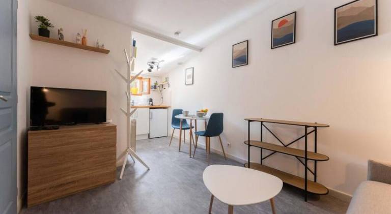 Apartment | Close to Marseille Cathedral — photo 2