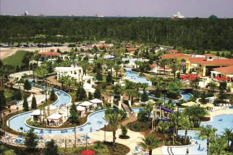 Resort  Emerald Island
