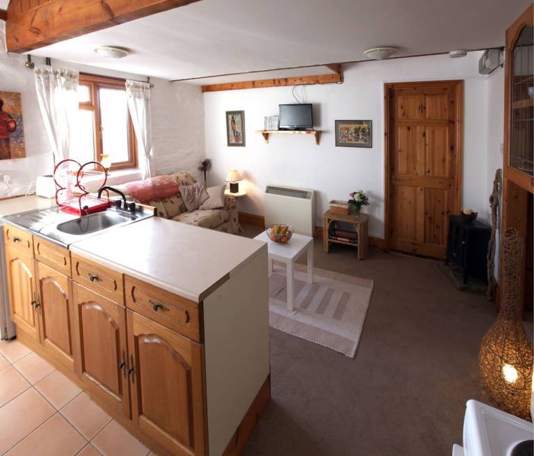 Family-friendly wonderful cottage with garden & BBQ | Mountain view | Dogs allowed — photo 3