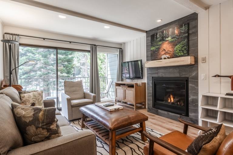 Fully Renovated! St Anton 17 Ski in Ski Out 1 Bedroom 1 Bathroom Condo! Sleeps up to 4! in Mammoth Lakes, CA