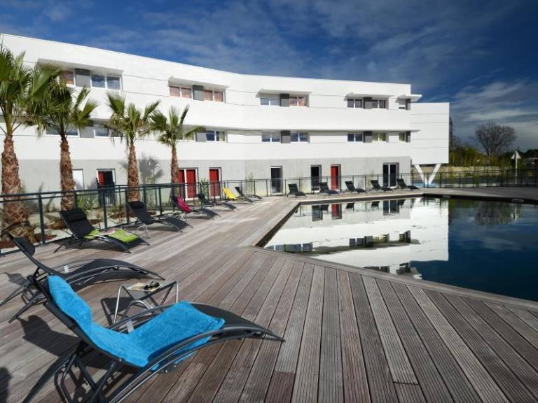 Serviced apartment with pool & sauna — photo 2