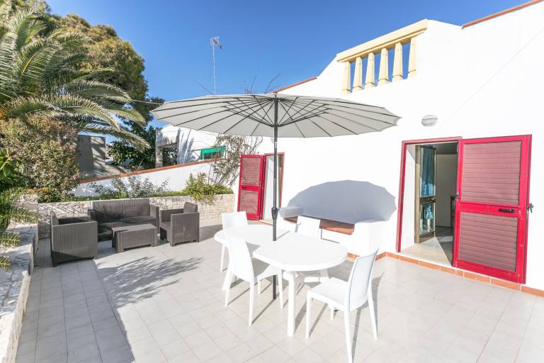 Villa with BBQ & garden — photo 2