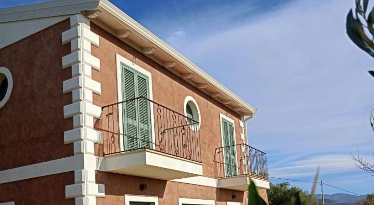 Villa with pool & jacuzzi — photo 4