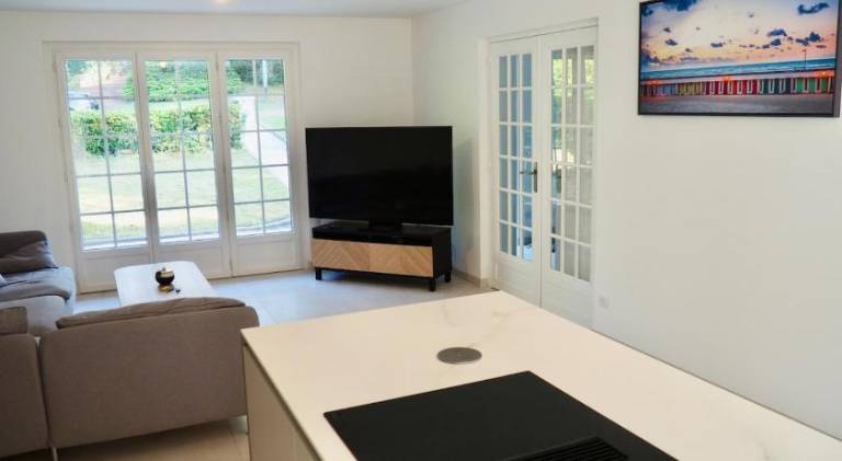 Villa Les Rosiers private parking — photo 2