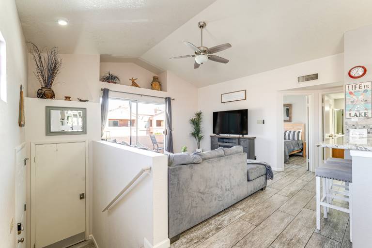 Walk to Rotary Park: Lake Havasu City Condo — photo 4