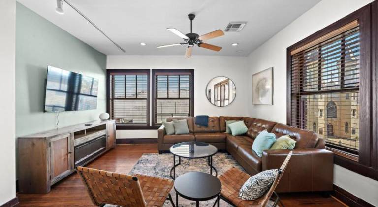 Rental apartment | Perfect for remote work | Pets allowed in Galveston, TX