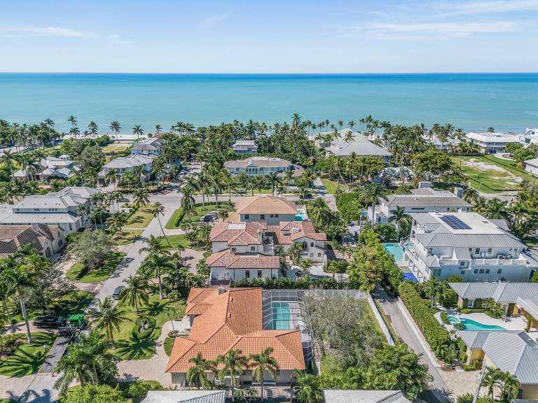 House Naples