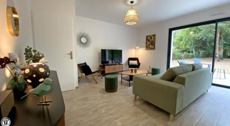 House with patio, yard & BBQ | Perfect for remote work — photo 2