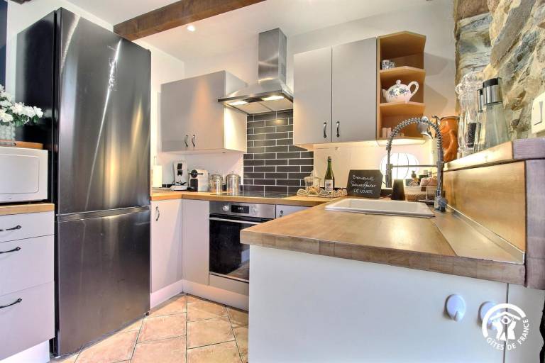 Gite with patio, pool & yard | Pets allowed — photo 4