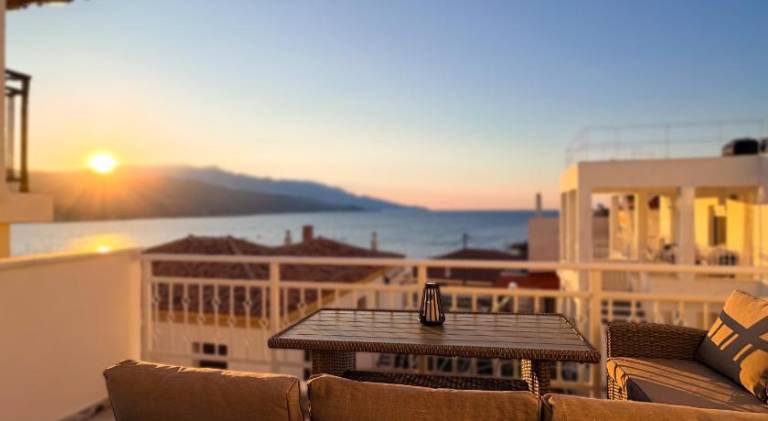Holiday apartment with terrace in Samos