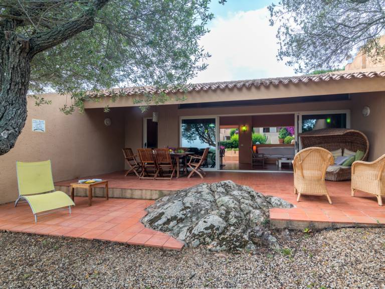 Vacation home with pool, yard & terrace — photo 3