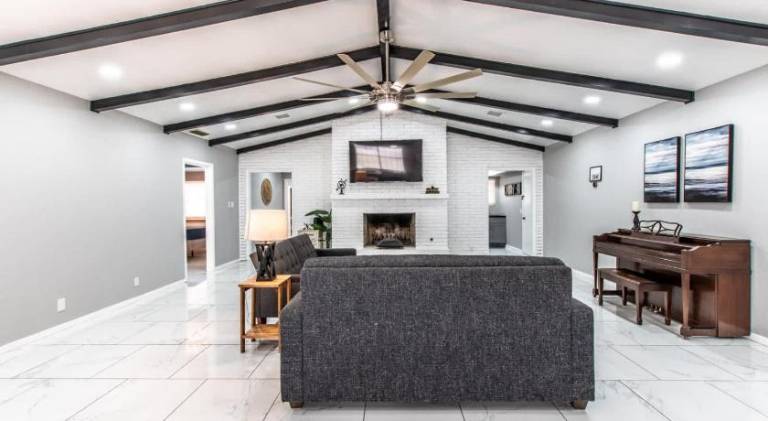 Vacation home with 5 rooms for 14 persons in Corpus Christi, TX