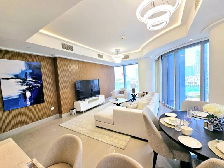 Fully equipped holiday apartment with patio, sauna & hot tub | Close to Burj Khalifa | Suitable for remote work | Pets allowed — photo 2