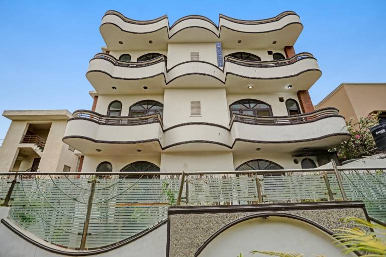 Townhouse The Premier View Near ISKCON Temple Noida in Noida
