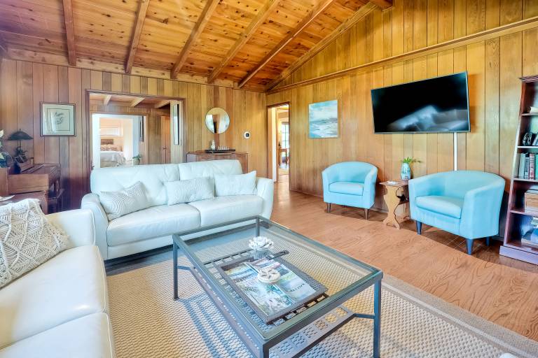 Oceanview, Walk To Beach, Fire Pit, BBQ, Backyard — photo 3