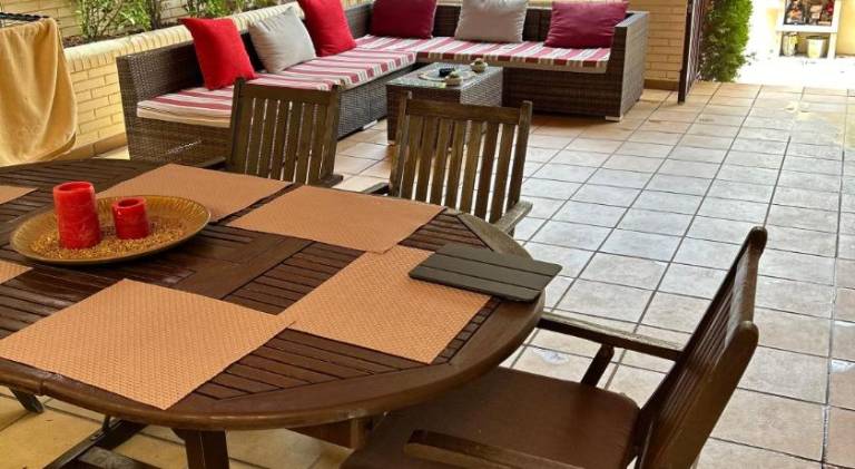 Holiday apartment with pool in L'Alfas del Pi