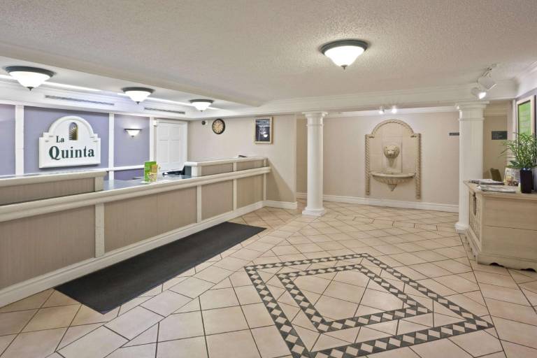 La Quinta Inn by Wyndham Omaha West — photo 4