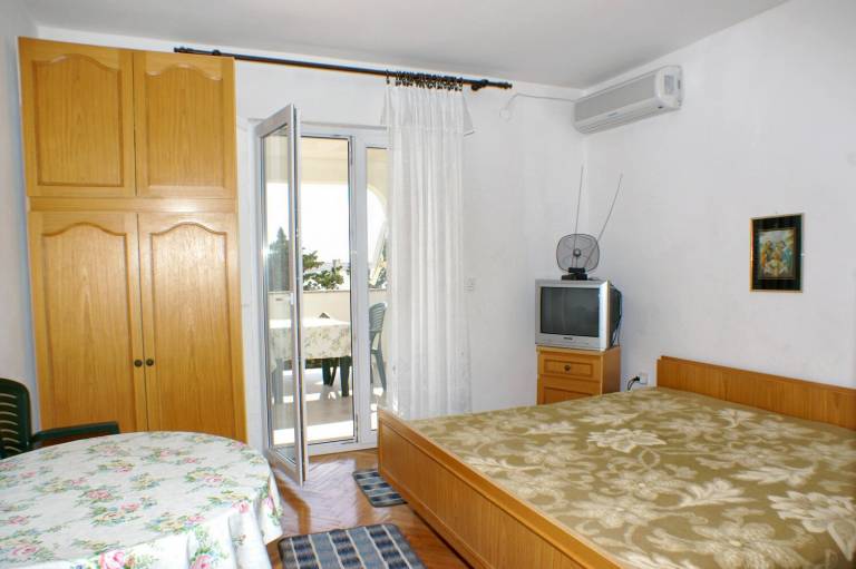 Studio flat near beach Kustići, Pag (AS-4129-c) — photo 4