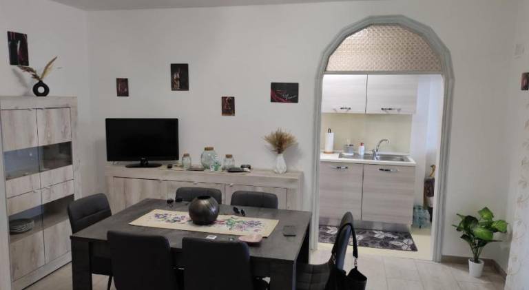 Rental apartment with 1 room for 6 persons in Trani