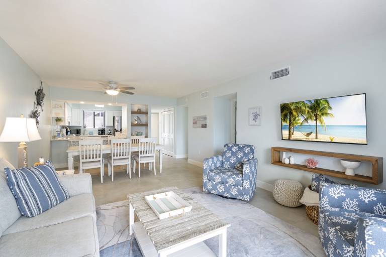 Fully equipped beautiful condo with BBQ & pool | Close to the beach | Pet-friendly — photo 3