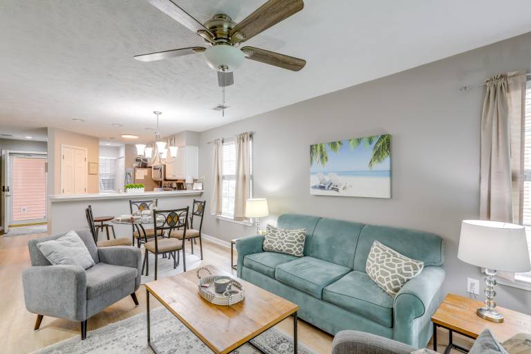 Southern Charm Condo w Pool 4 Mi to Broadway
