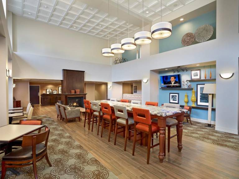 Hampton Inn & Suites by Hilton Edmonton/West — photo 2