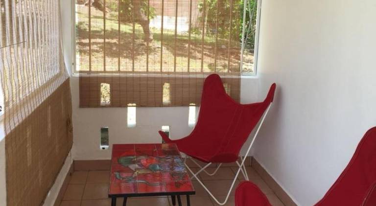 Vacation home with barbeque & pool — photo 5