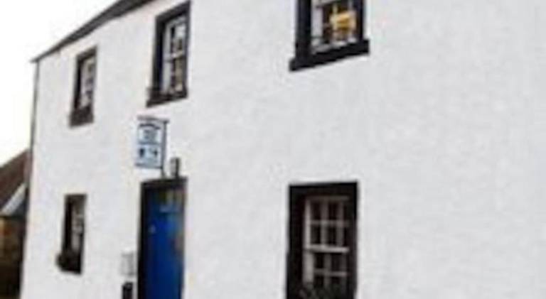 Rental apartment with garden & terrace in Inveraray