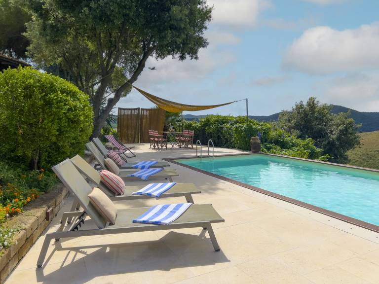 Children-friendly lovely house with private pool, terrace & yard | Water view | Good for workation | Pets are welcome in Magliano in Toscana