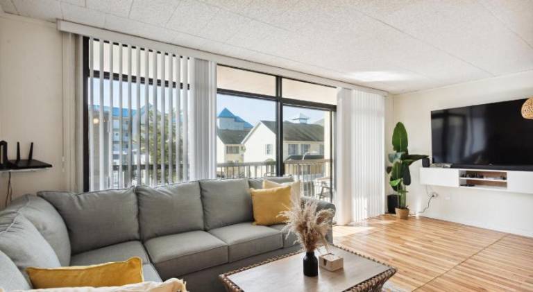 Pleasant holiday apartment with terrace | Close to the beach | Pets allowed in Ocean City, MD