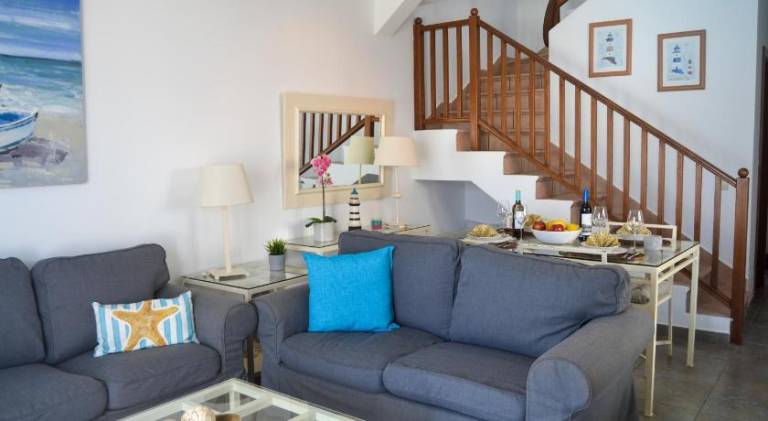 Fully equipped charming house with terrace, private pool & barbeque | Pet-friendly — photo 2
