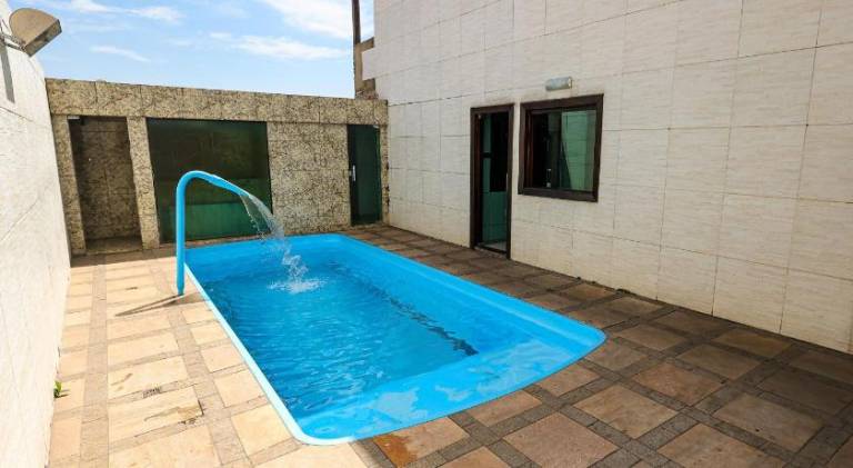 Ample vacation home with pool | Pets are welcome — photo 5