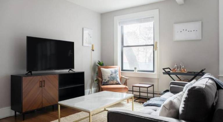 Fully equipped apartment | Next to Freedom Trail | Suitable for remote work | Pet-friendly in Cambridge, MA