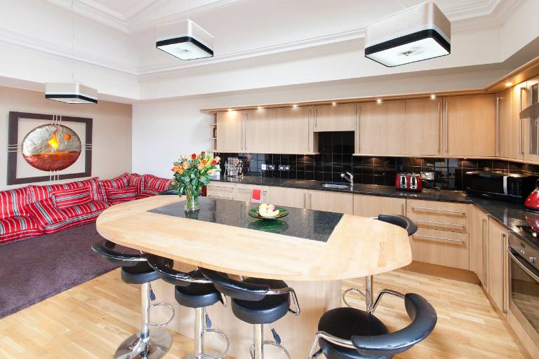 Serviced apartment with garden | Near Edinburgh Castle | Pets allowed — photo 5