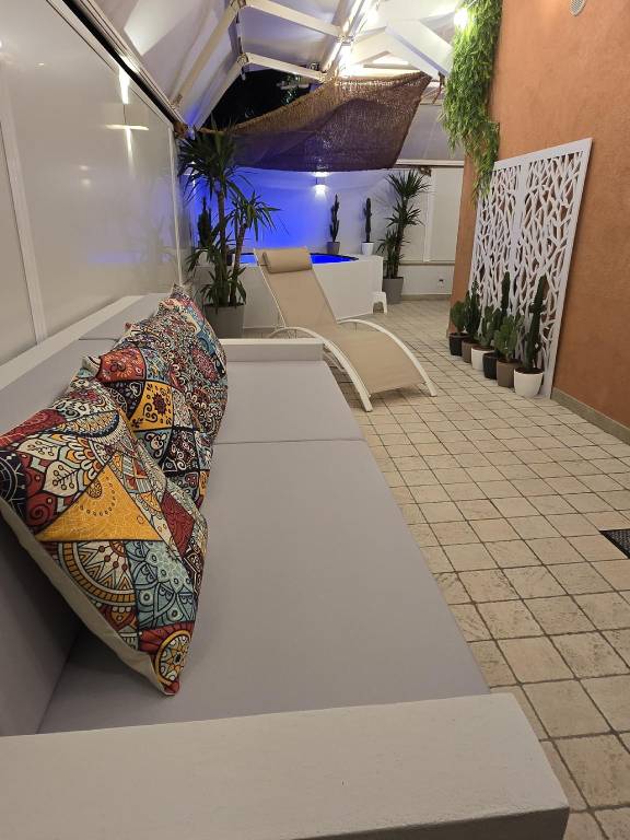 Rental apartment with jacuzzi, garden & terrace | Close to the beach | Pets are welcome — photo 4