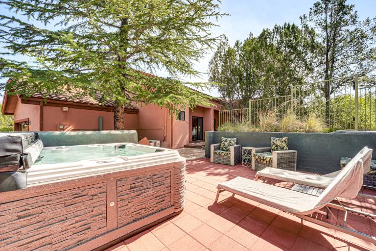 Group Getaway w Outdoor Oasis in Sedona