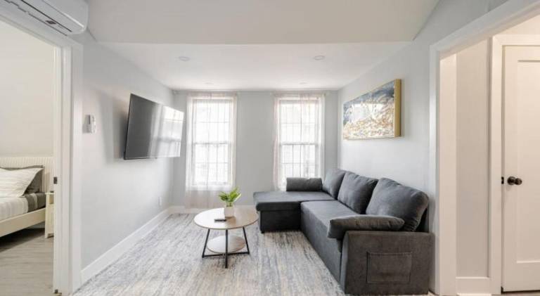 2 Bed Apt in BlackRock by beach in Bridgeport, CT