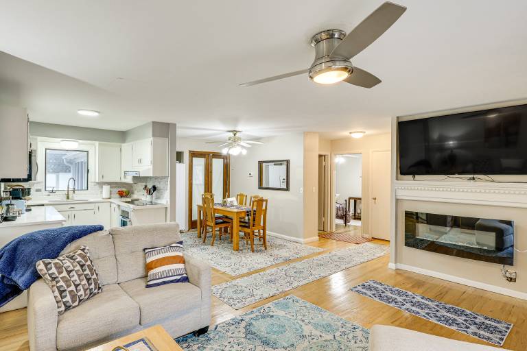 6 Mi to Dtwn Cozy Omaha Home w Private Yard