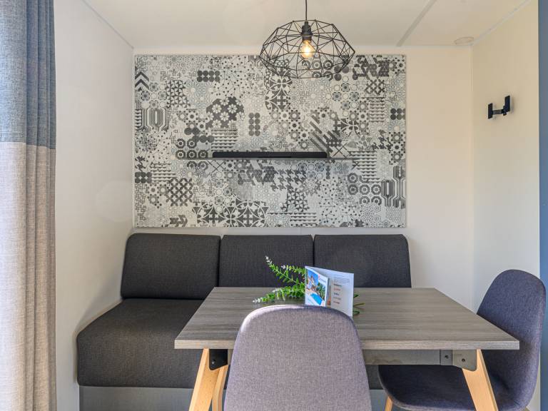 Apartment with yard, barbecue & patio — photo 4