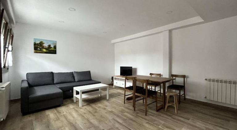 Apartment with patio — photo 4